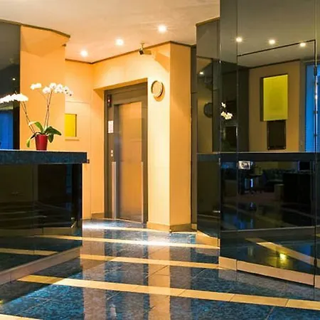 Otel Armstrong